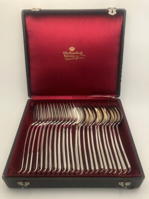 Zilver 12 tafelcouverts Haags lof, van Kempen 1914, 1665 gram, in doos, Haarlemsche Zilversmederij K.H.Schermerhorn, Haarlem