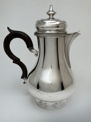 Zilver koffiepot. van Grasstek, Amsterdam, 1860, Haarlemsche Zilversmederij K.H.Schermerhorn, Haarlem