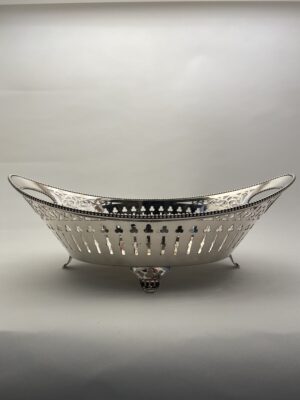 Zilver broodmand, van Kempen, 1892, haarlemsche zilversmederij k.H. schermerhorn Haarlem